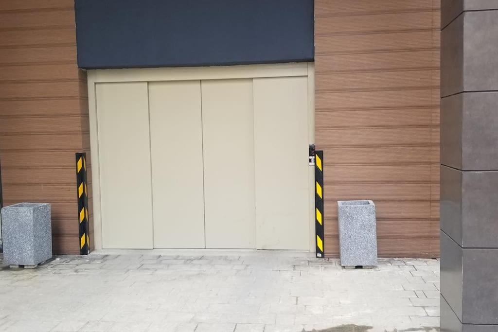 Flower Free Private Parking Leilighet